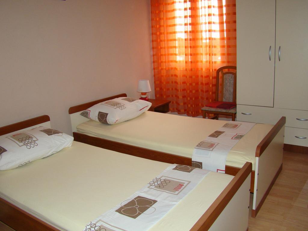 Apartments Buturic Sali Zimmer foto
