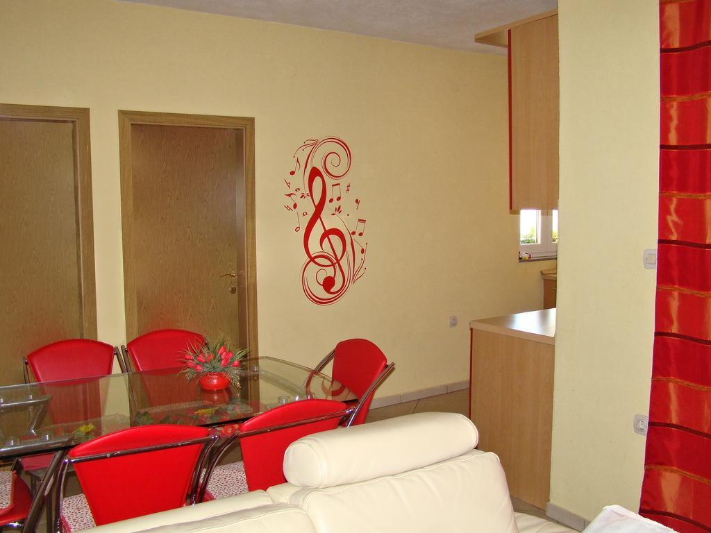 Apartments Buturic Sali Zimmer foto